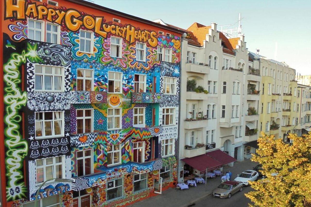 Happy Go Lucky + Hostel Berlijn