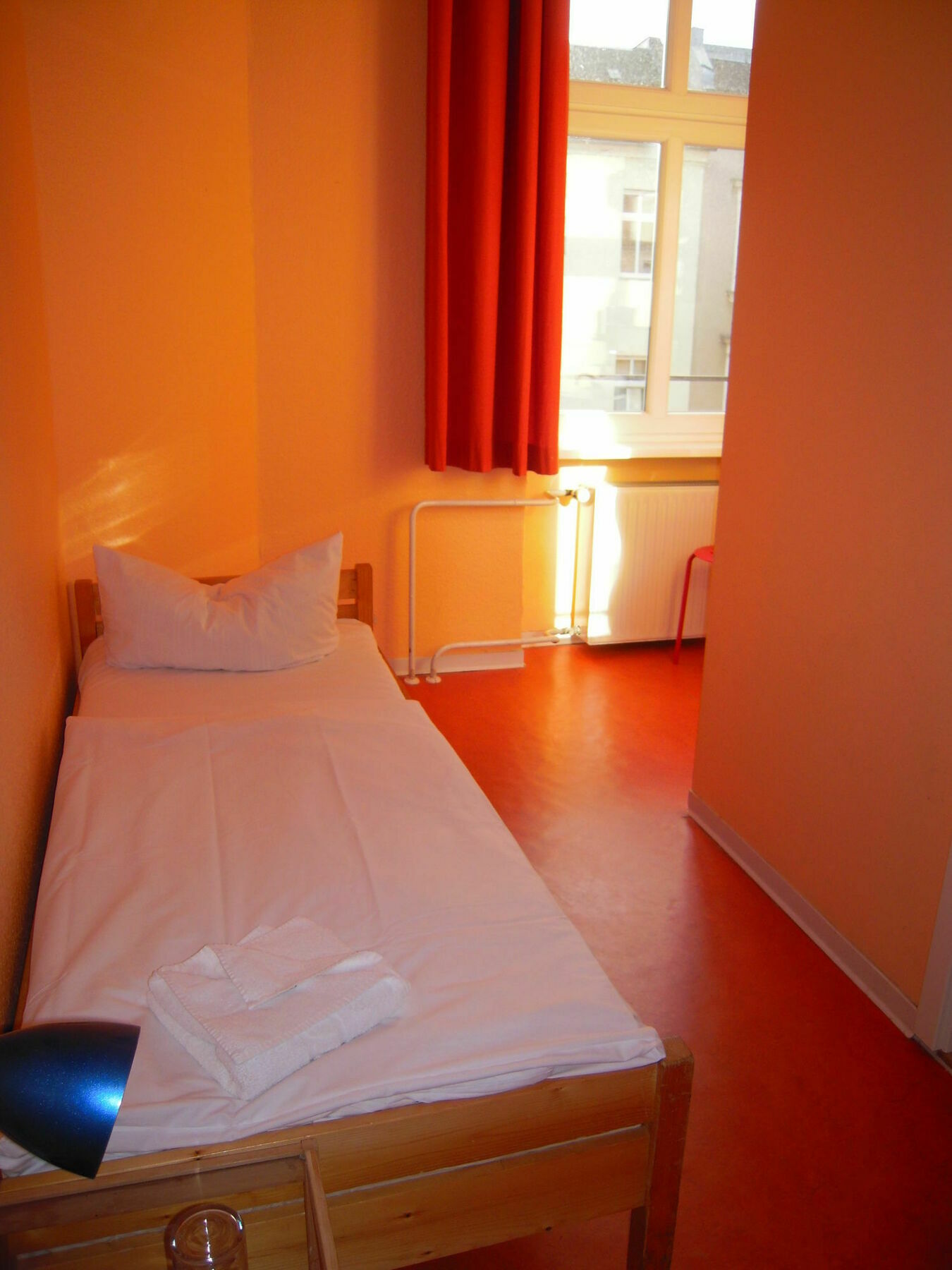 Happy Go Lucky + Albergue *