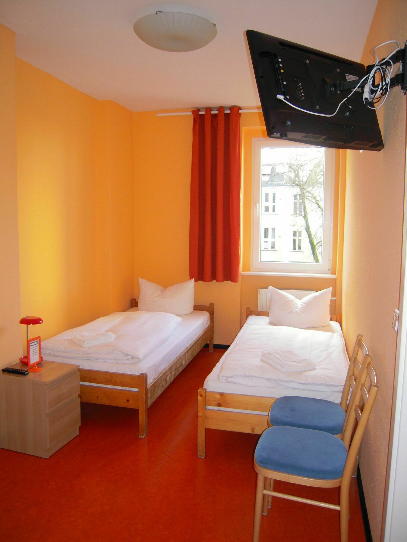 Albergue Happy Go Lucky + *